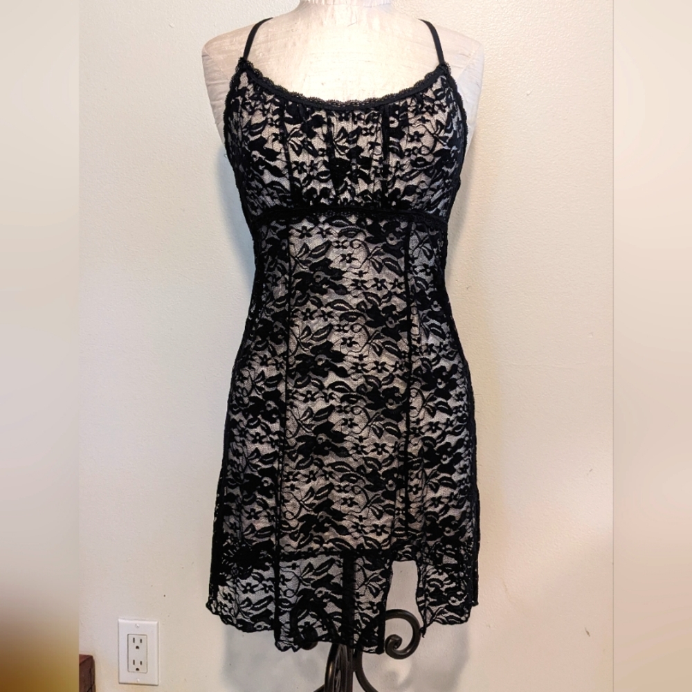 Size medium black stretchy lace chemise